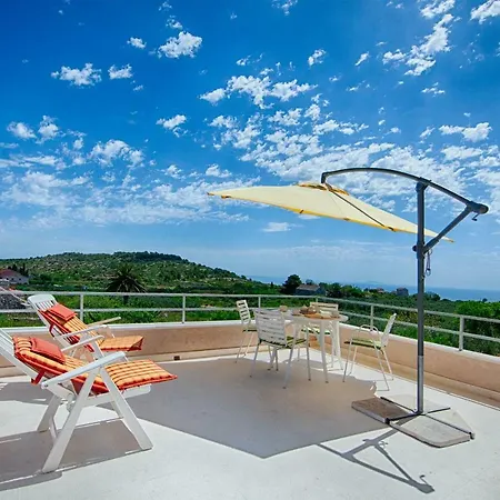 Betini Apartments - Authentic Island Escape Komiza Exterior photo