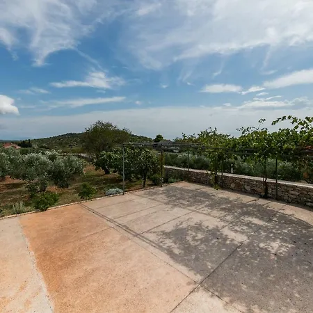 Betini Apartments - Authentic Island Escape Komiza Exterior photo
