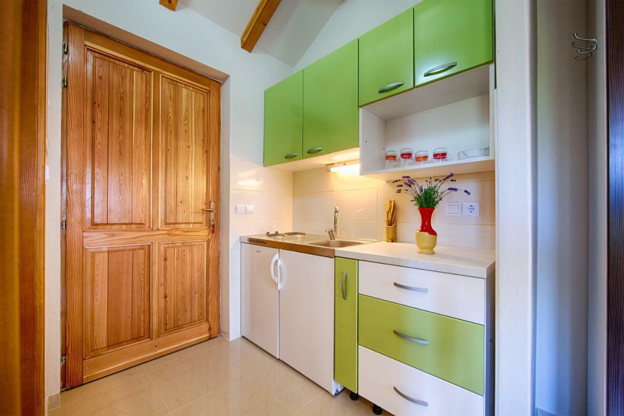 Betini - Authentic Island Escape Apartment Komiza