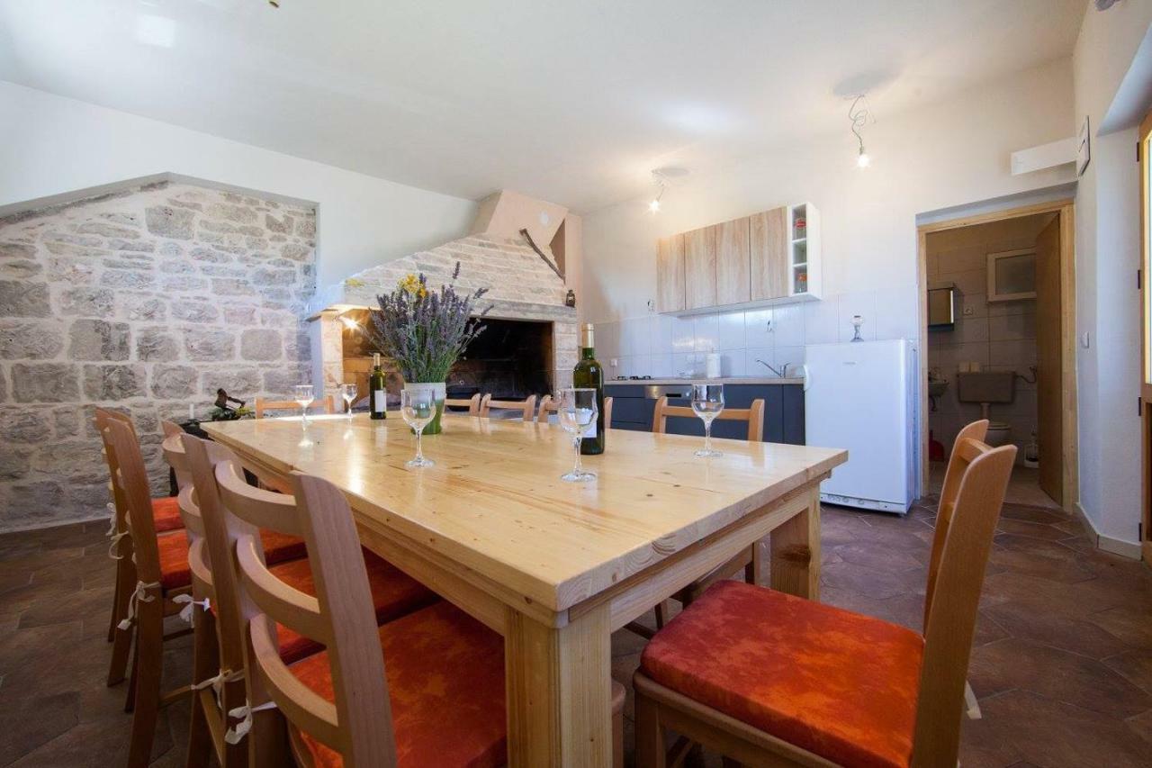 Apartment Betini - Authentic Island Escape *