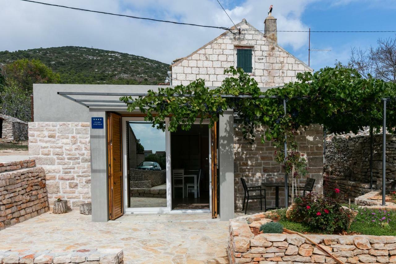 Betini - Authentic Island Escape Komiza