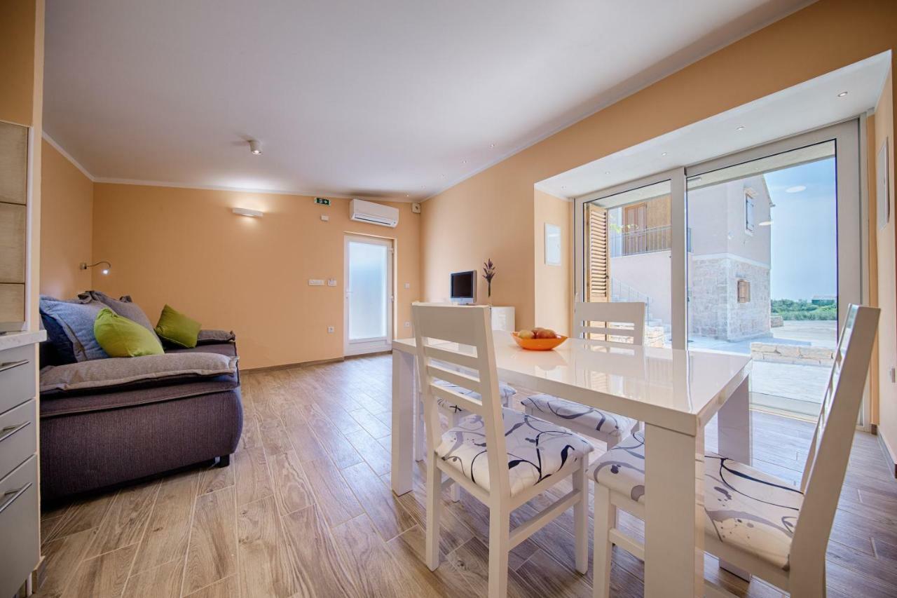 Apartment Betini - Authentic Island Escape *